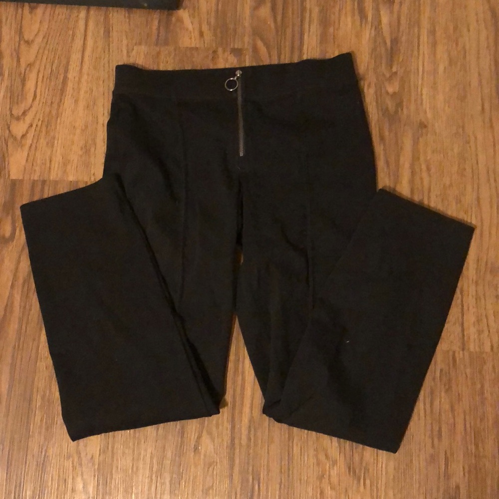 Black, straight leg pants with front zipper detail, juniors S